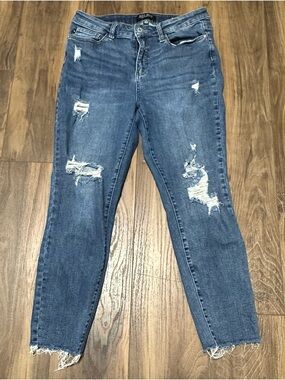 Judy Blue Relaxed Distressed Women’s Jeans 13/31 Tapered Raw Hem